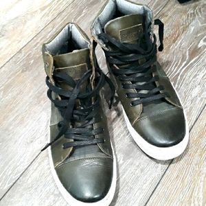 Roberto Vasi dark green leather high tops. Size 8.5